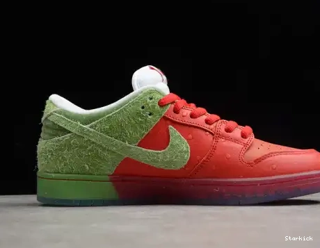 Dunk CW7093-601 Nike low"strawberry cough" SB 0606